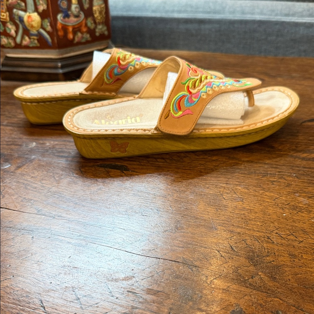Embroidered Tan Sandals - Picture 4 of 8
